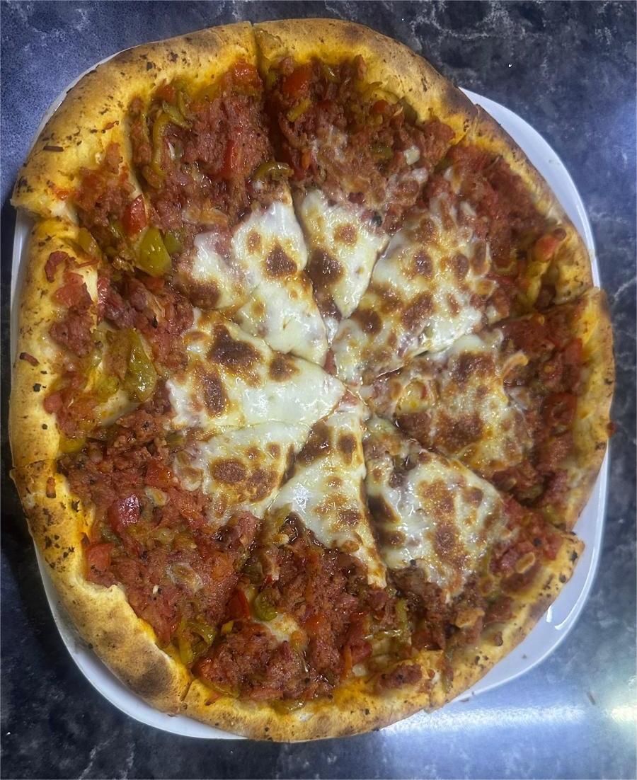 Kuşbaşılı Kaşarlı Pide